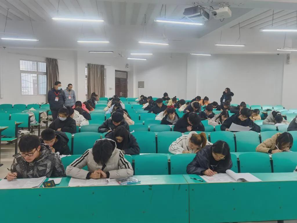 今期特码土中金，三流九教江湖客打一最佳生肖全面释义、统计解答解释落实